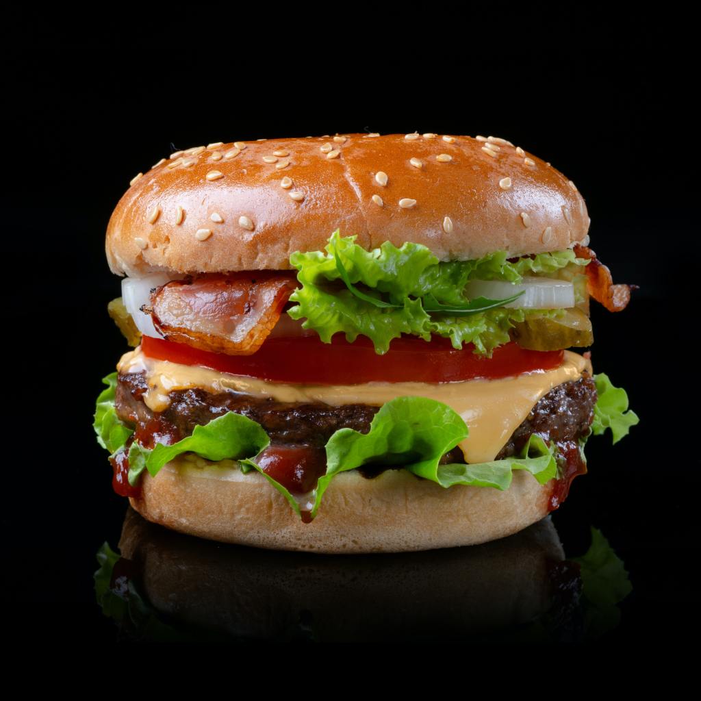 Photo hamburger. Par Foodphotographer, Licence Unsplash / https://unsplash.com/fr/photos/E94j3rMcxlw